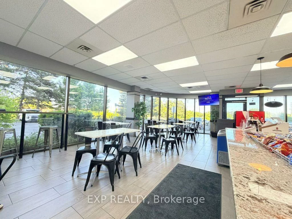 700, Dorval, 1014 - QE Queen Elizabeth, Oakville