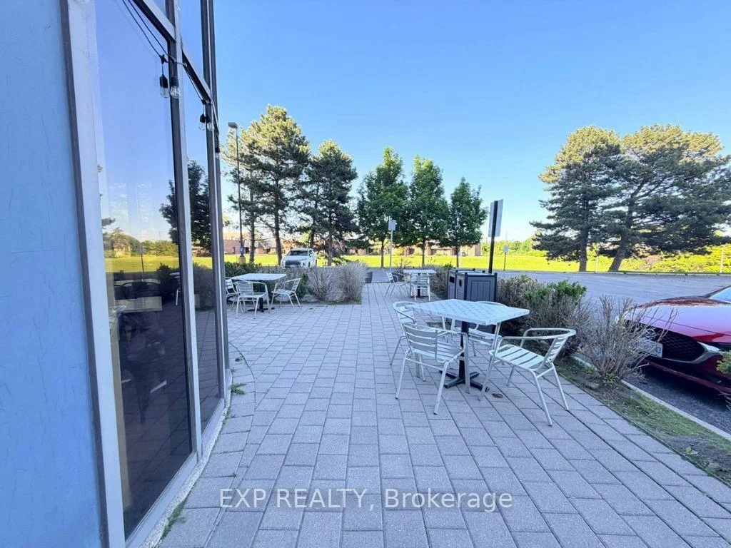 700, Dorval, 1014 - QE Queen Elizabeth, Oakville