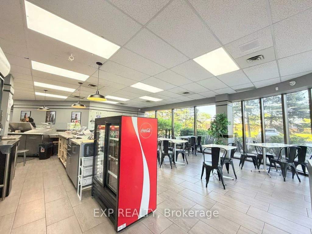 700, Dorval, 1014 - QE Queen Elizabeth, Oakville