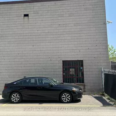 1312, Speers, 1014 - QE Queen Elizabeth, Oakville
