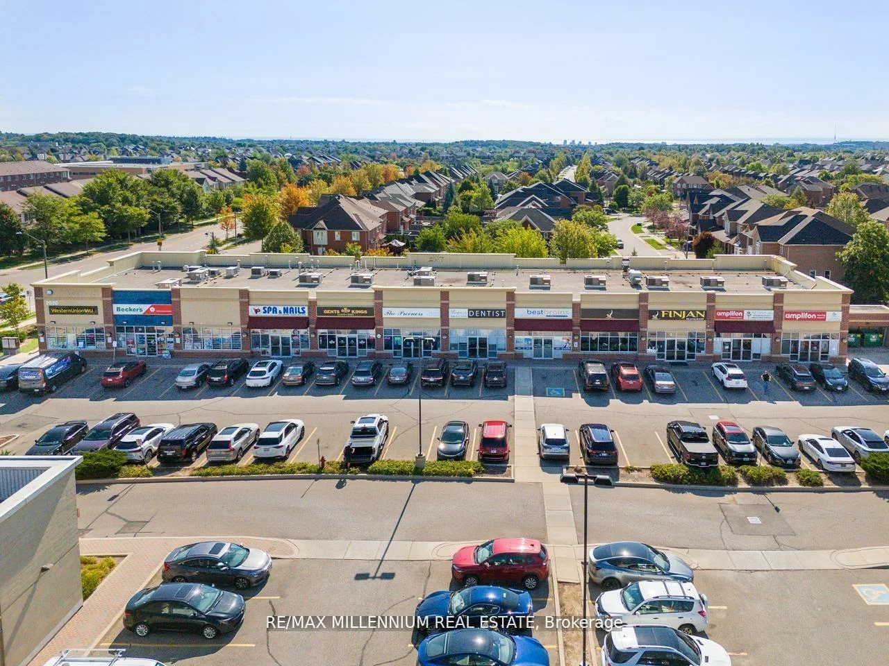 2520, Postmaster, 1019 - WM Westmount, Oakville
