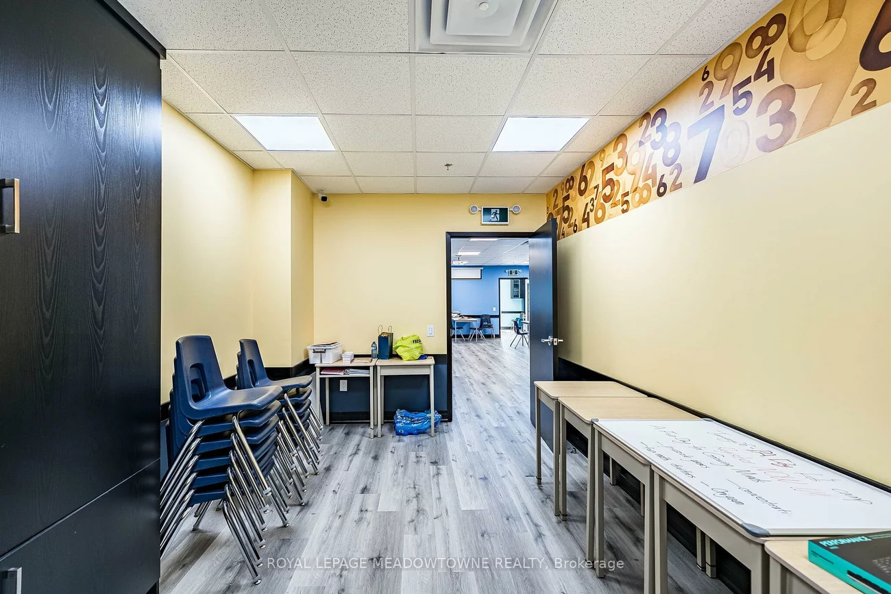 3485, Rebecca, 1014 - QE Queen Elizabeth, Oakville