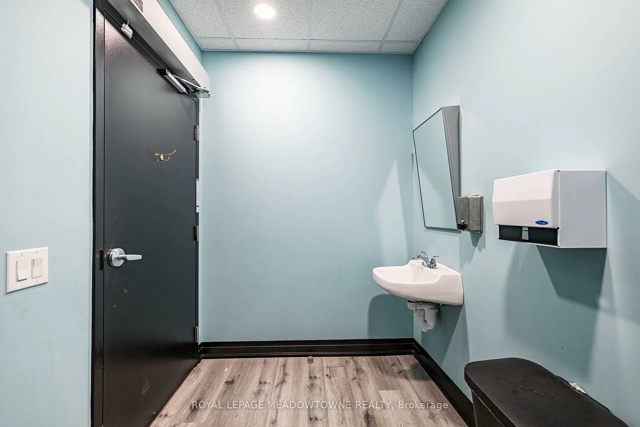 3485, Rebecca, 1014 - QE Queen Elizabeth, Oakville