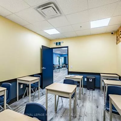 3485, Rebecca, 1014 - QE Queen Elizabeth, Oakville