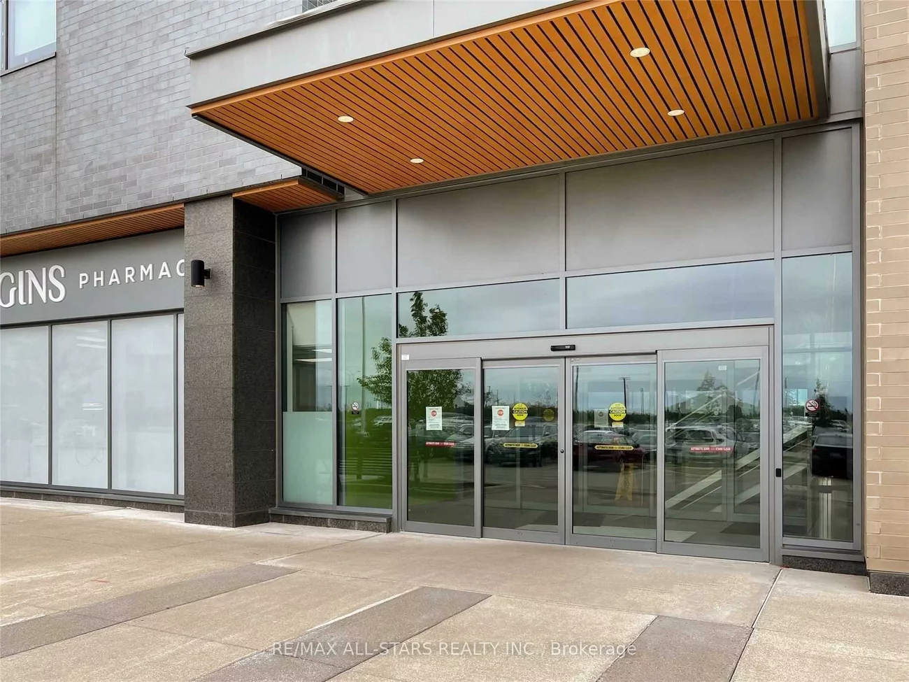 3075, Hospital, 1012 - NW Northwest, Oakville