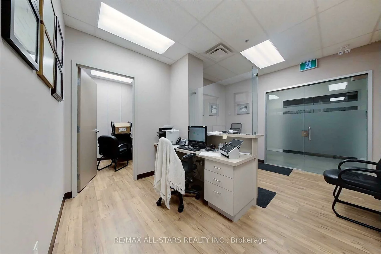 3075, Hospital, 1012 - NW Northwest, Oakville