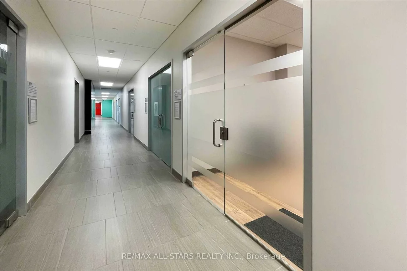 3075, Hospital, 1012 - NW Northwest, Oakville