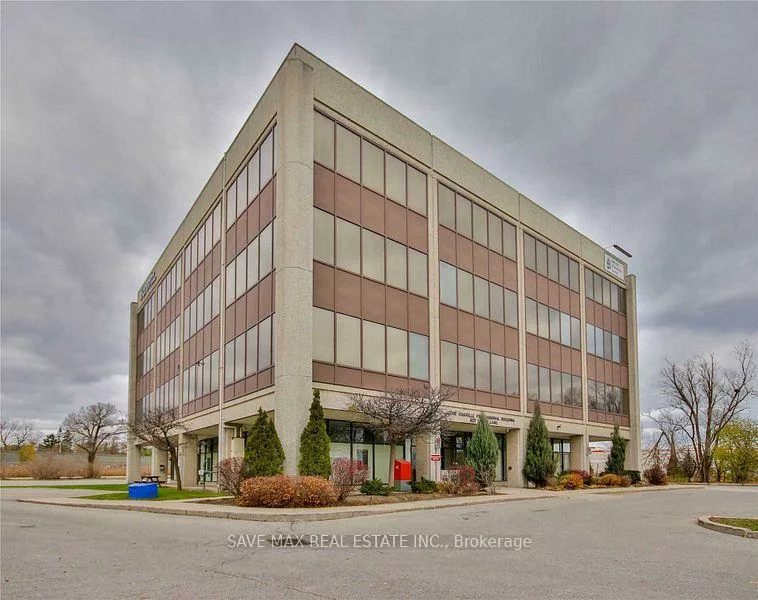 627, Lyons, 1014 - QE Queen Elizabeth, Oakville