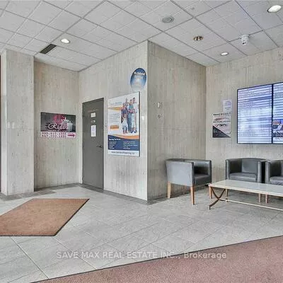 627, Lyons, 1014 - QE Queen Elizabeth, Oakville