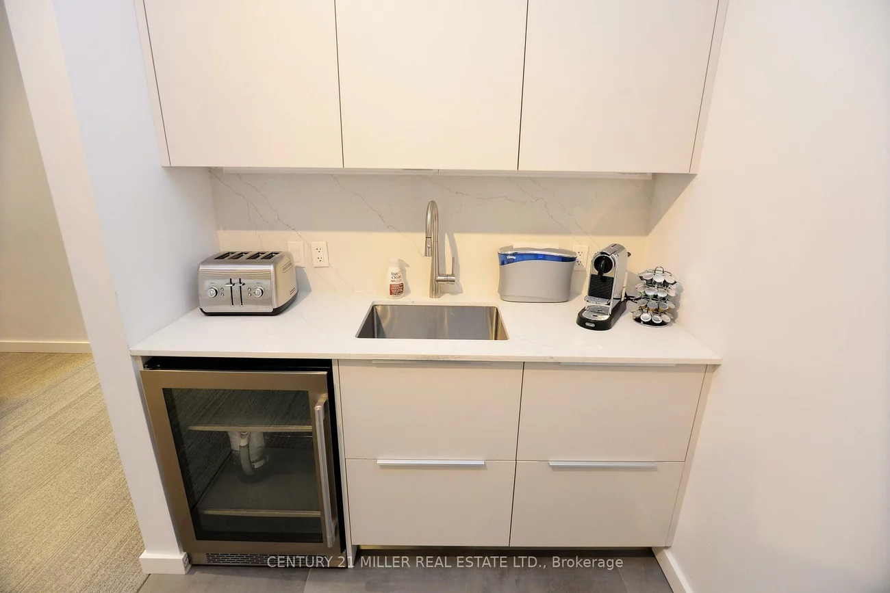 225, SPEERS, 1014 - QE Queen Elizabeth, Oakville