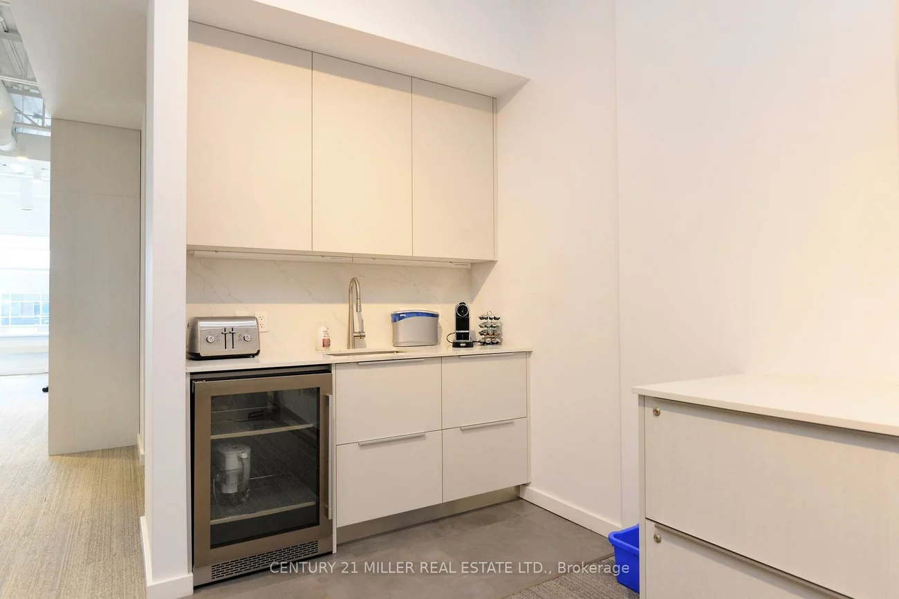 225, SPEERS, 1014 - QE Queen Elizabeth, Oakville