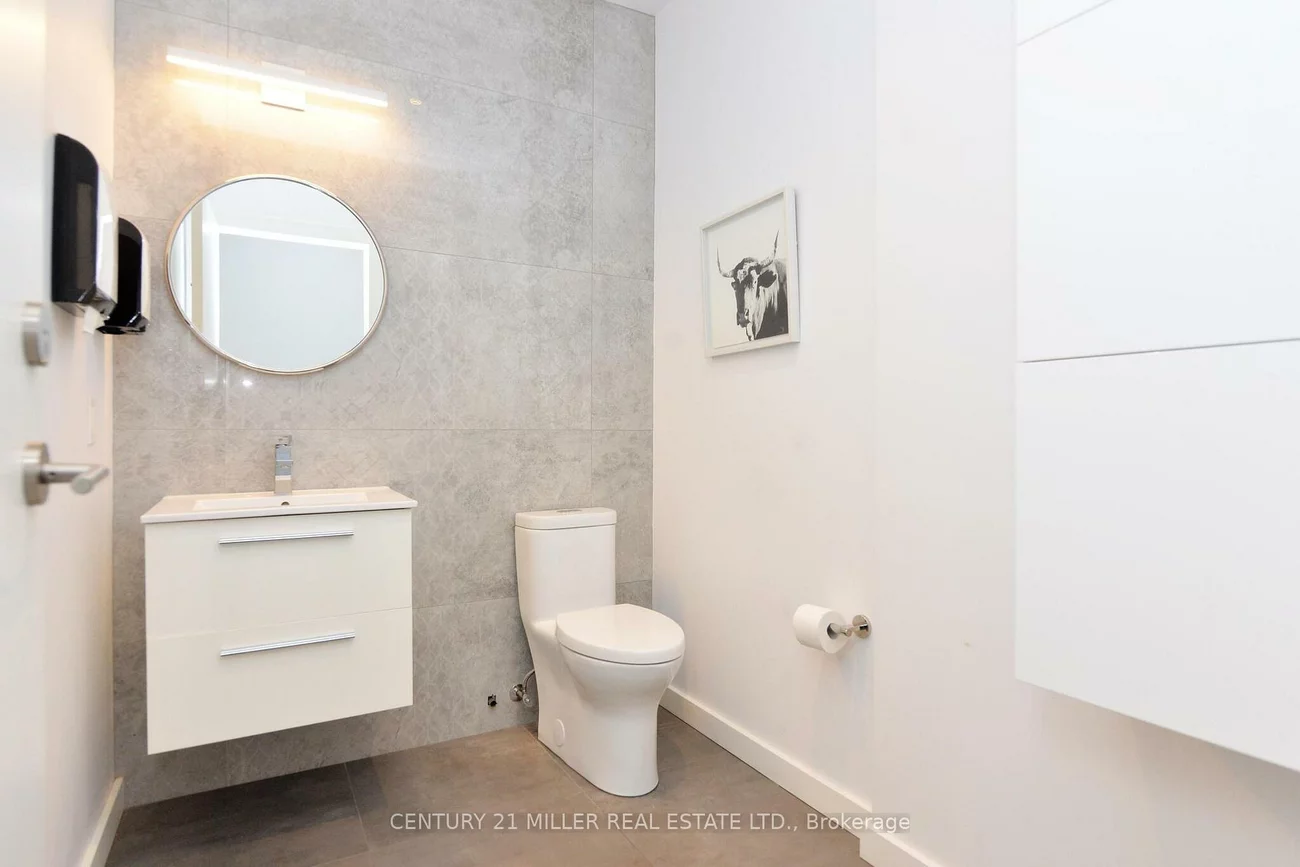 225, SPEERS, 1014 - QE Queen Elizabeth, Oakville