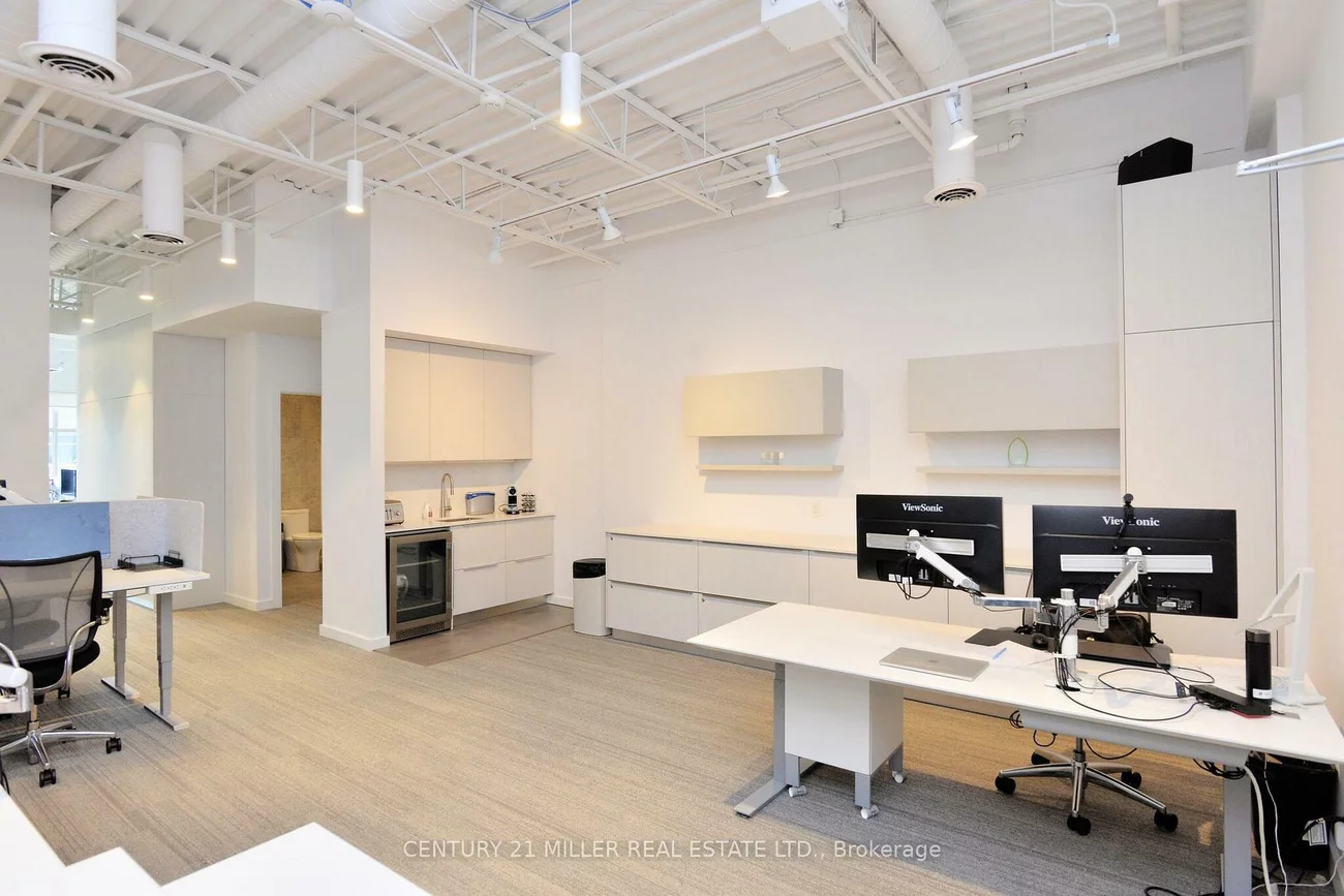 225, SPEERS, 1014 - QE Queen Elizabeth, Oakville