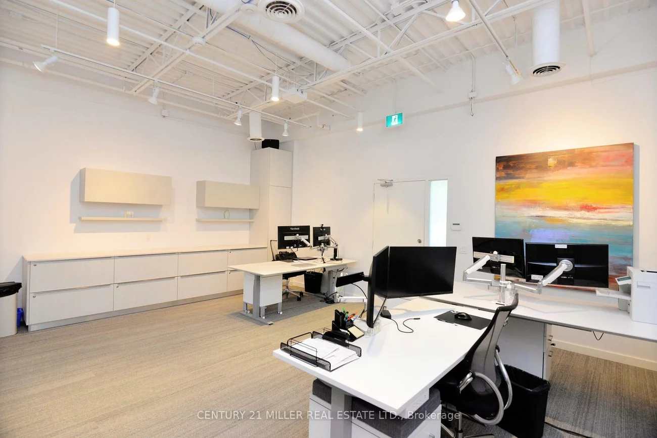 225, SPEERS, 1014 - QE Queen Elizabeth, Oakville