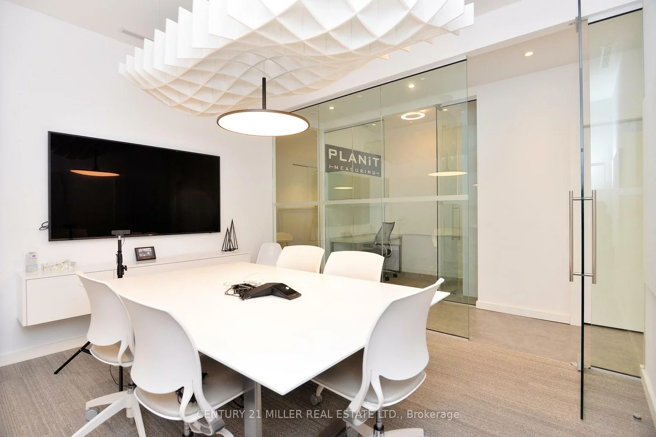 225, SPEERS, 1014 - QE Queen Elizabeth, Oakville