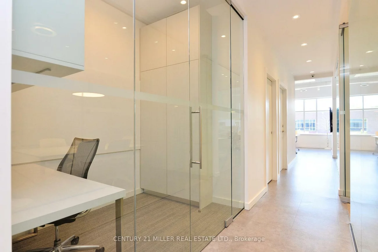 225, SPEERS, 1014 - QE Queen Elizabeth, Oakville