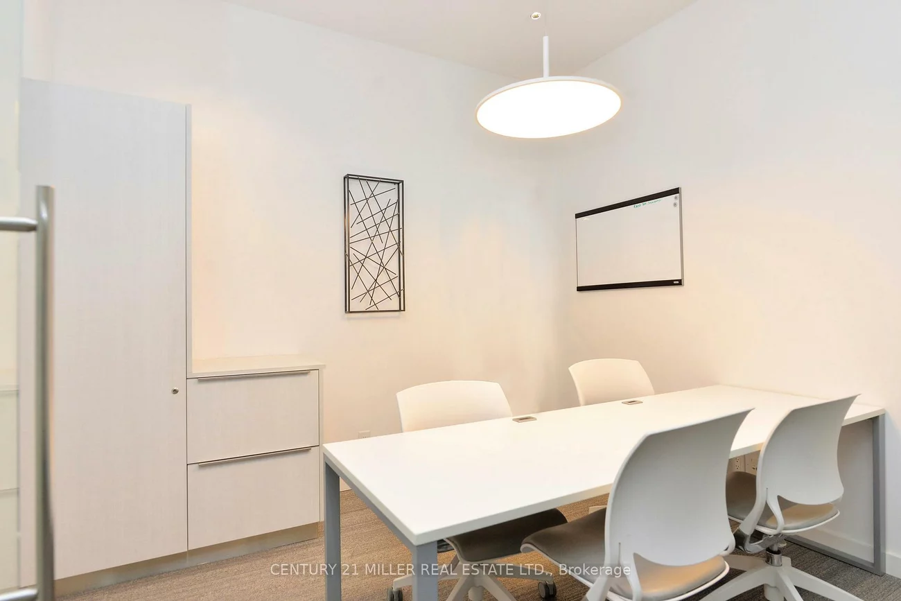 225, SPEERS, 1014 - QE Queen Elizabeth, Oakville
