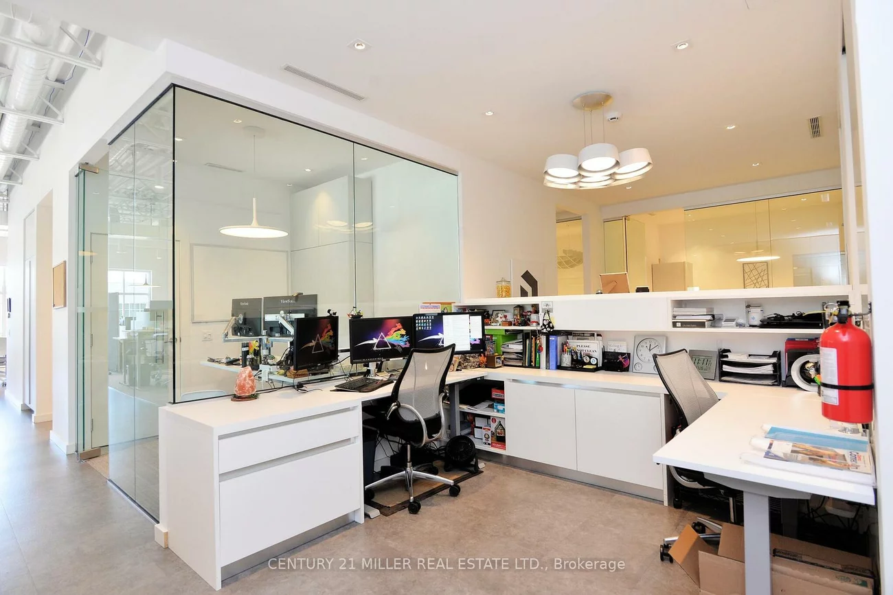 225, SPEERS, 1014 - QE Queen Elizabeth, Oakville