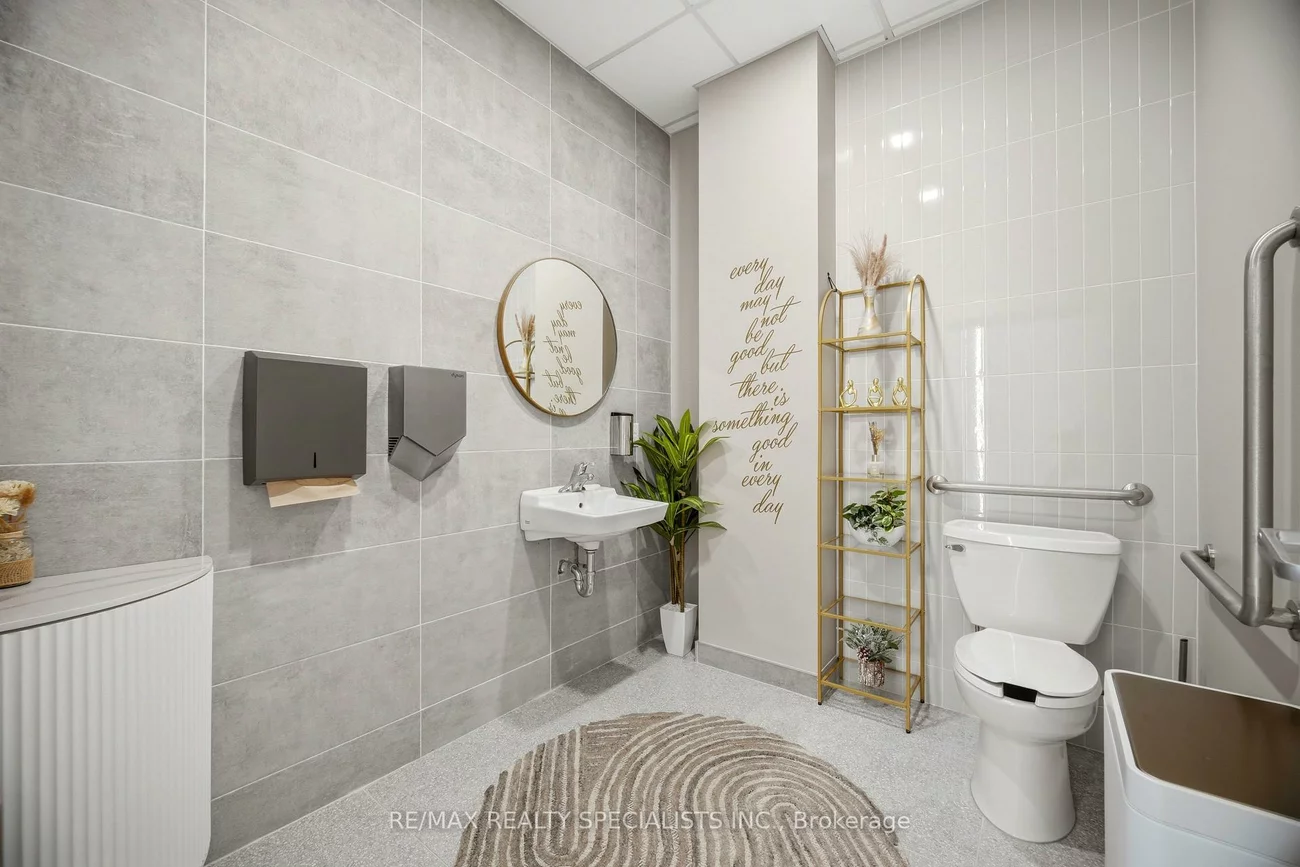 3495, Rebecca, 1014 - QE Queen Elizabeth, Oakville