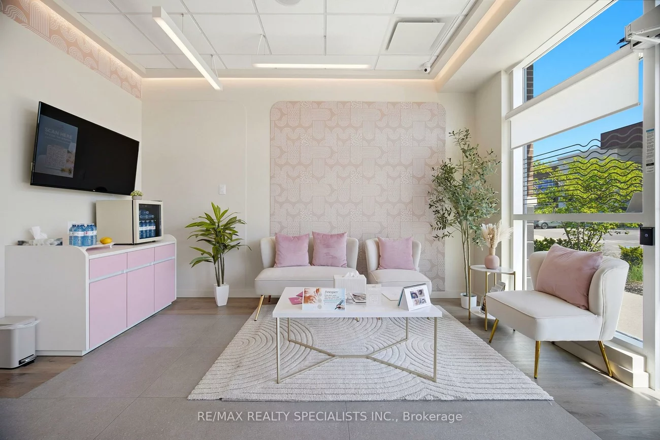 3495, Rebecca, 1014 - QE Queen Elizabeth, Oakville
