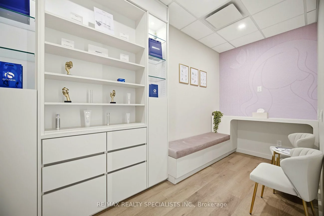 3495, Rebecca, 1014 - QE Queen Elizabeth, Oakville