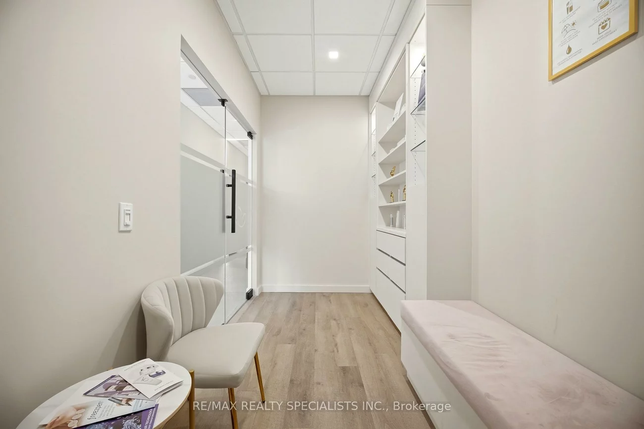 3495, Rebecca, 1014 - QE Queen Elizabeth, Oakville