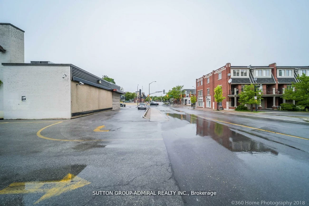 104, Kerr, 1002 - CO Central, Oakville