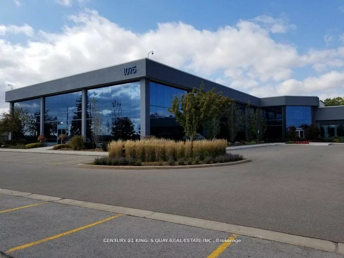 1075, North Service, 1014 - QE Queen Elizabeth, Oakville