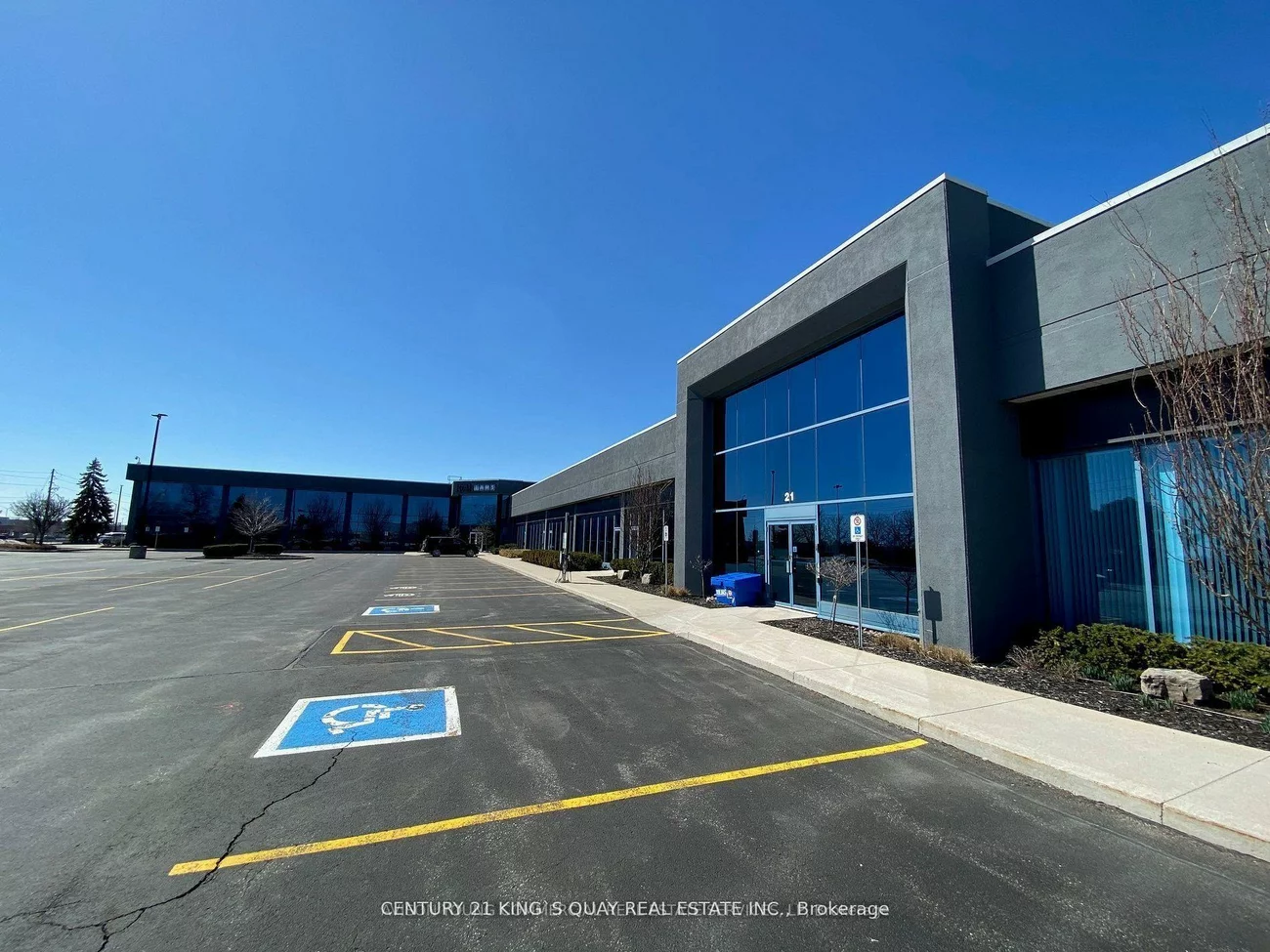 1075, North Service, 1014 - QE Queen Elizabeth, Oakville