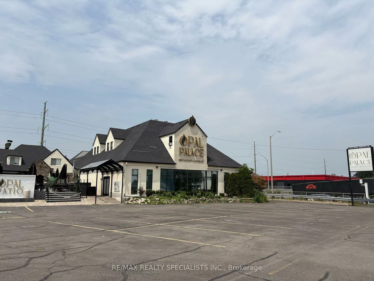 2273, Royal Windsor, 1014 - QE Queen Elizabeth, Oakville