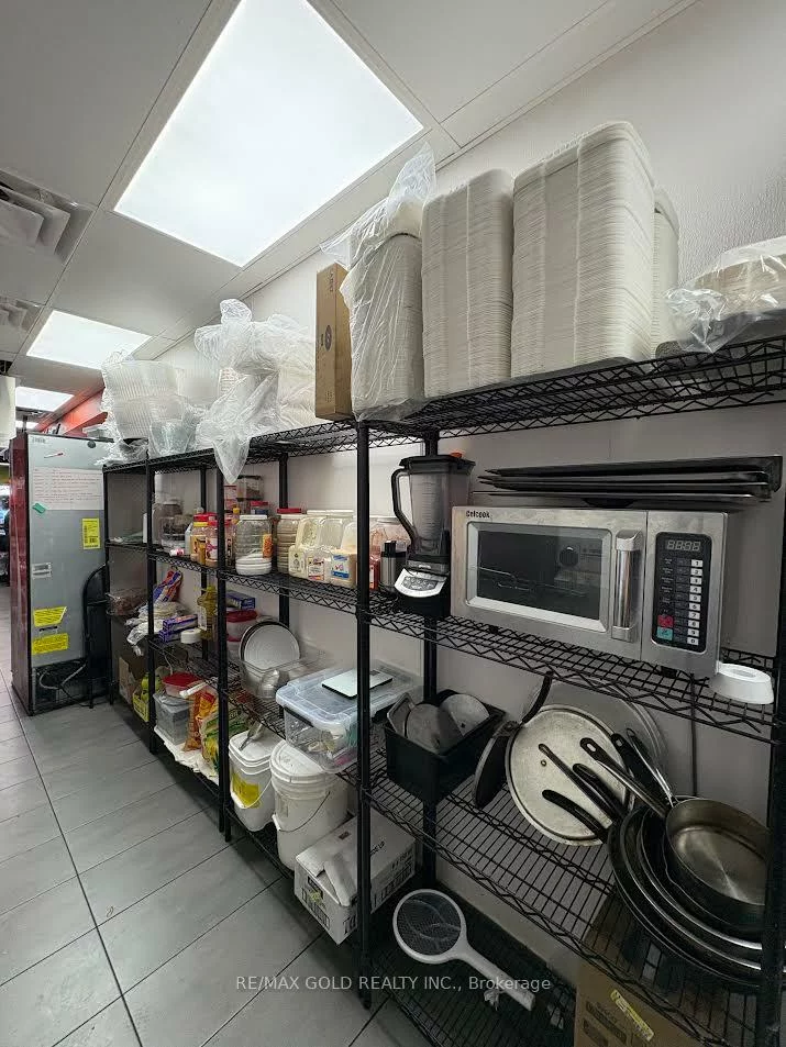 146, Lakeshore, 1002 - CO Central, Oakville