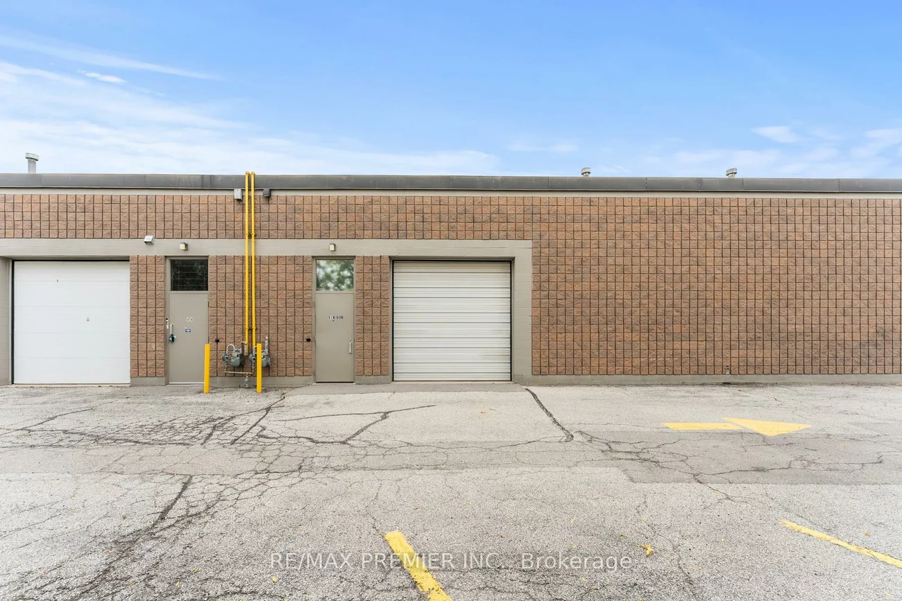 410, Speers, 1014 - QE Queen Elizabeth, Oakville