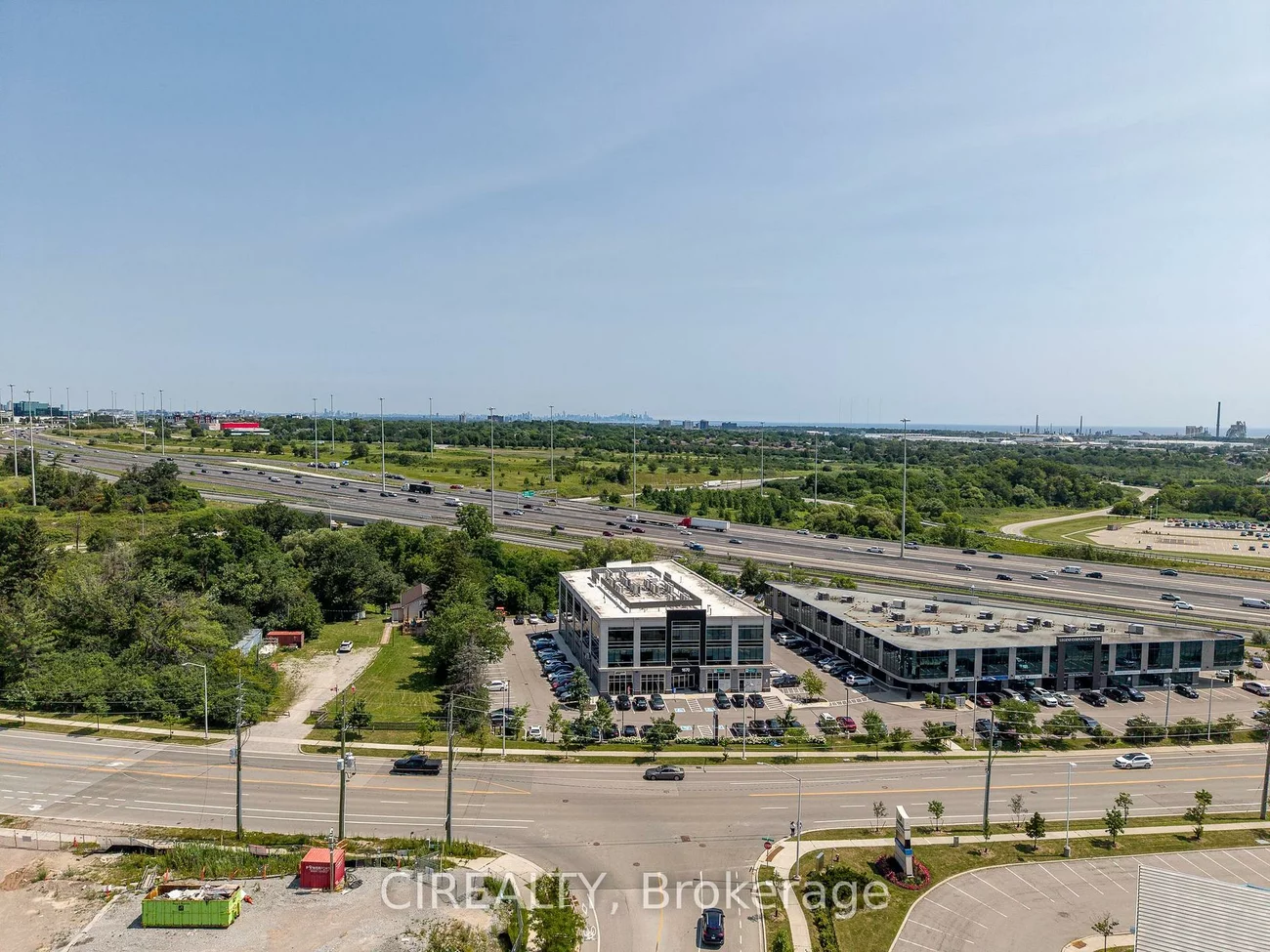 1670, North Service, 1014 - QE Queen Elizabeth, Oakville