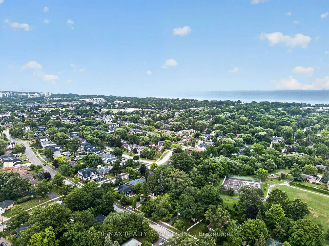 530, Speers, 1014 - QE Queen Elizabeth, Oakville