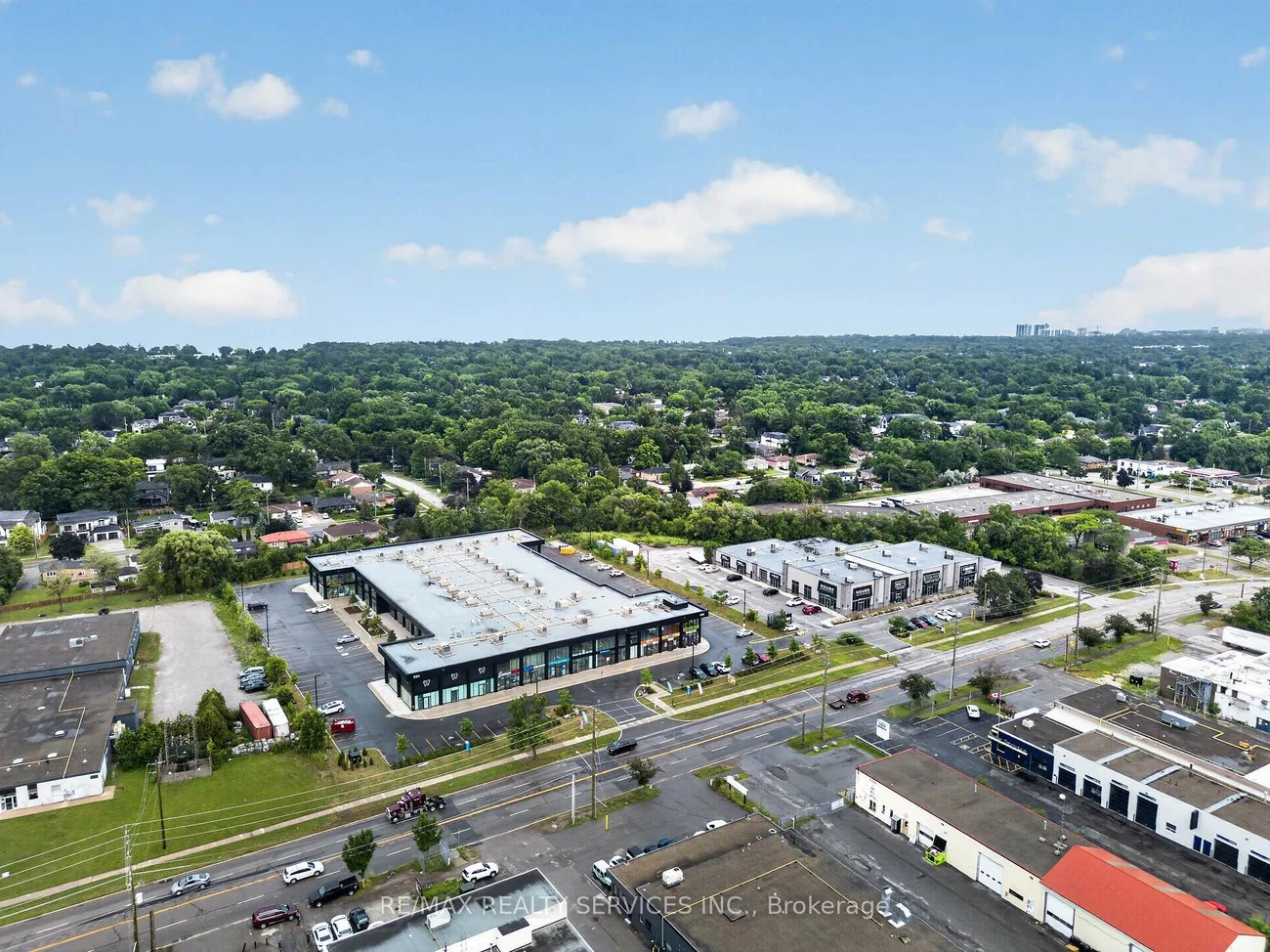 530, Speers, 1014 - QE Queen Elizabeth, Oakville