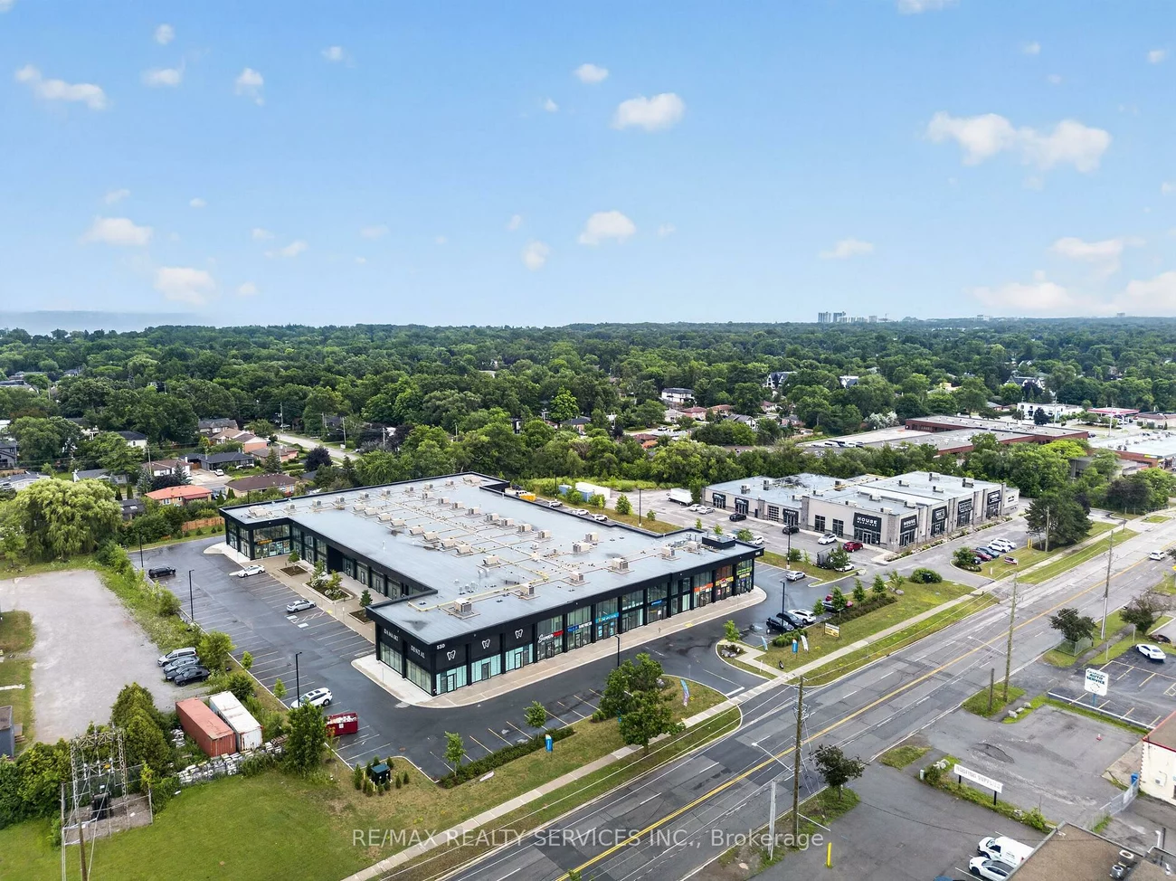 530, Speers, 1014 - QE Queen Elizabeth, Oakville