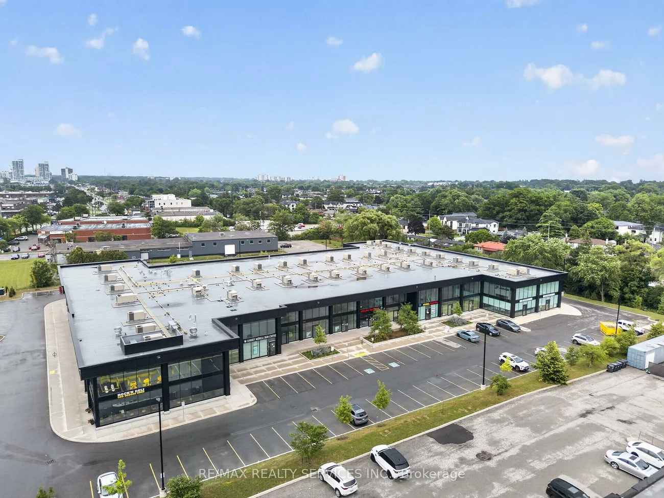 530, Speers, 1014 - QE Queen Elizabeth, Oakville