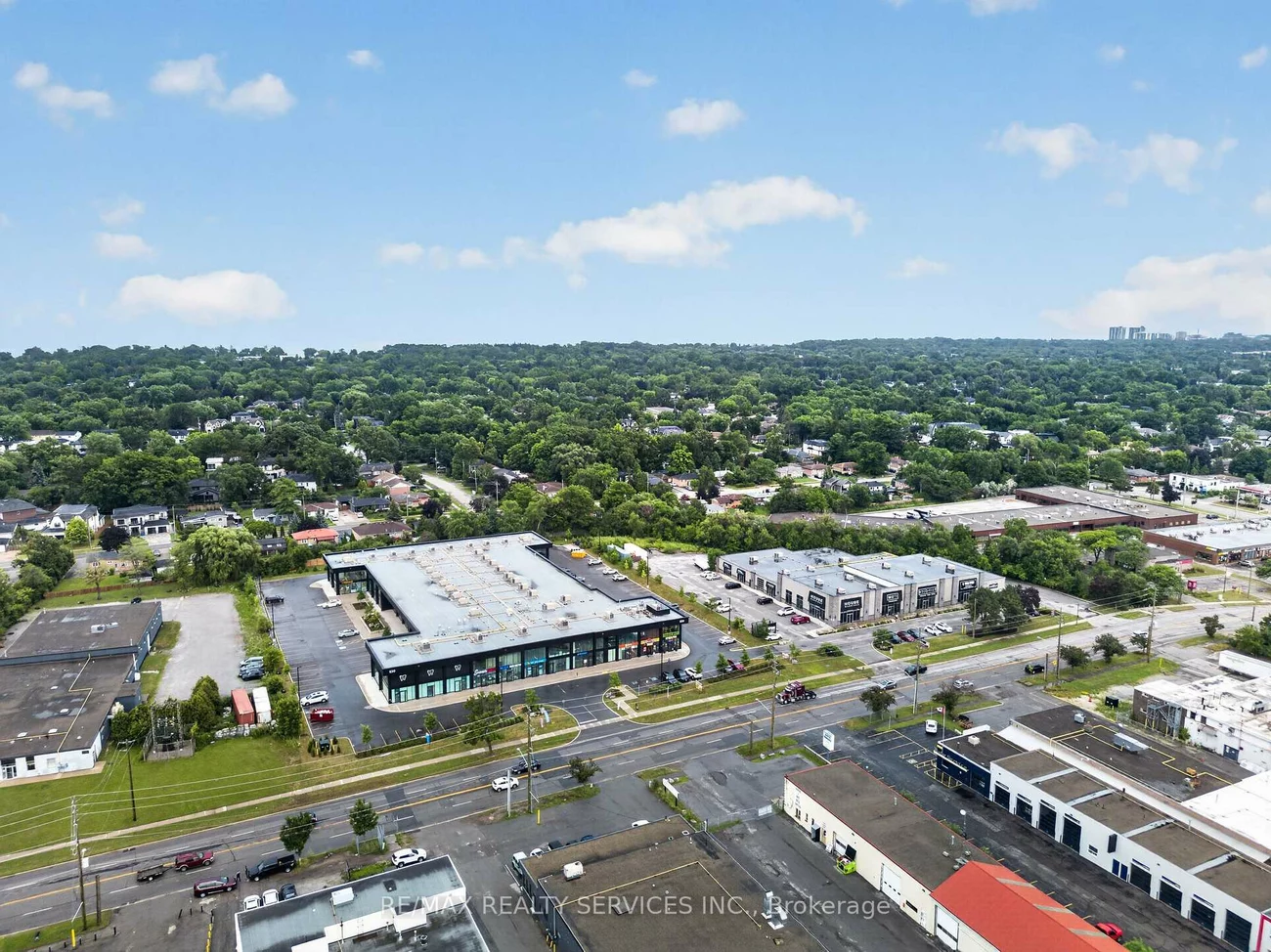 530, Speers, 1014 - QE Queen Elizabeth, Oakville