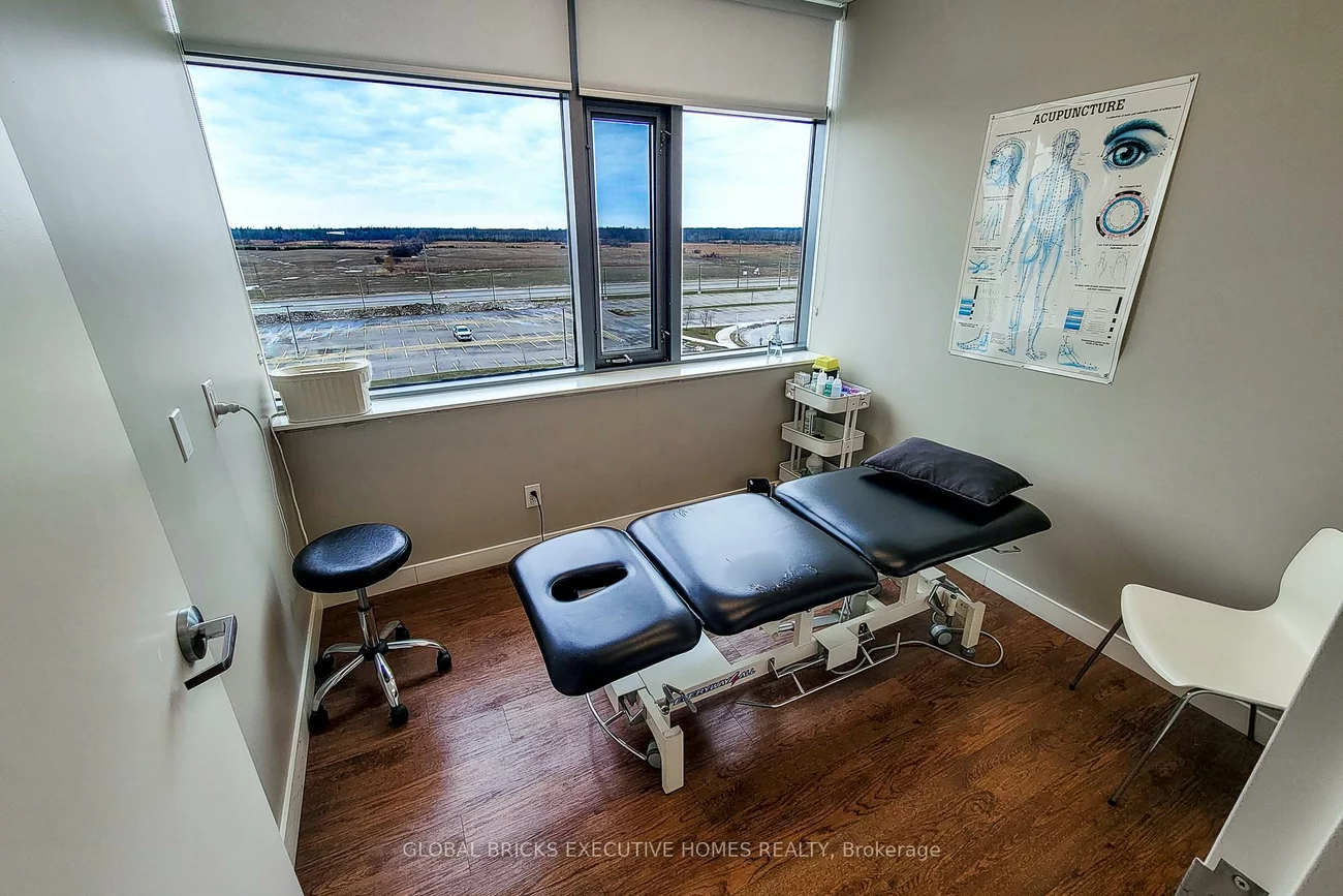 3075, Hospital, 1012 - NW Northwest, Oakville