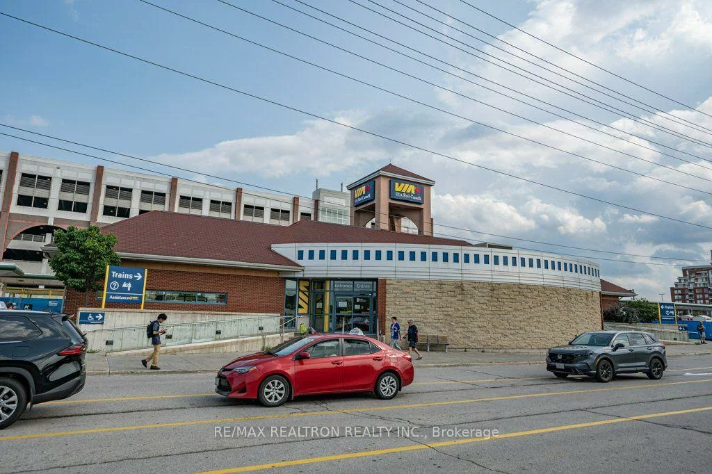 321, Lakeshore, 1013 - OO Old Oakville, Oakville