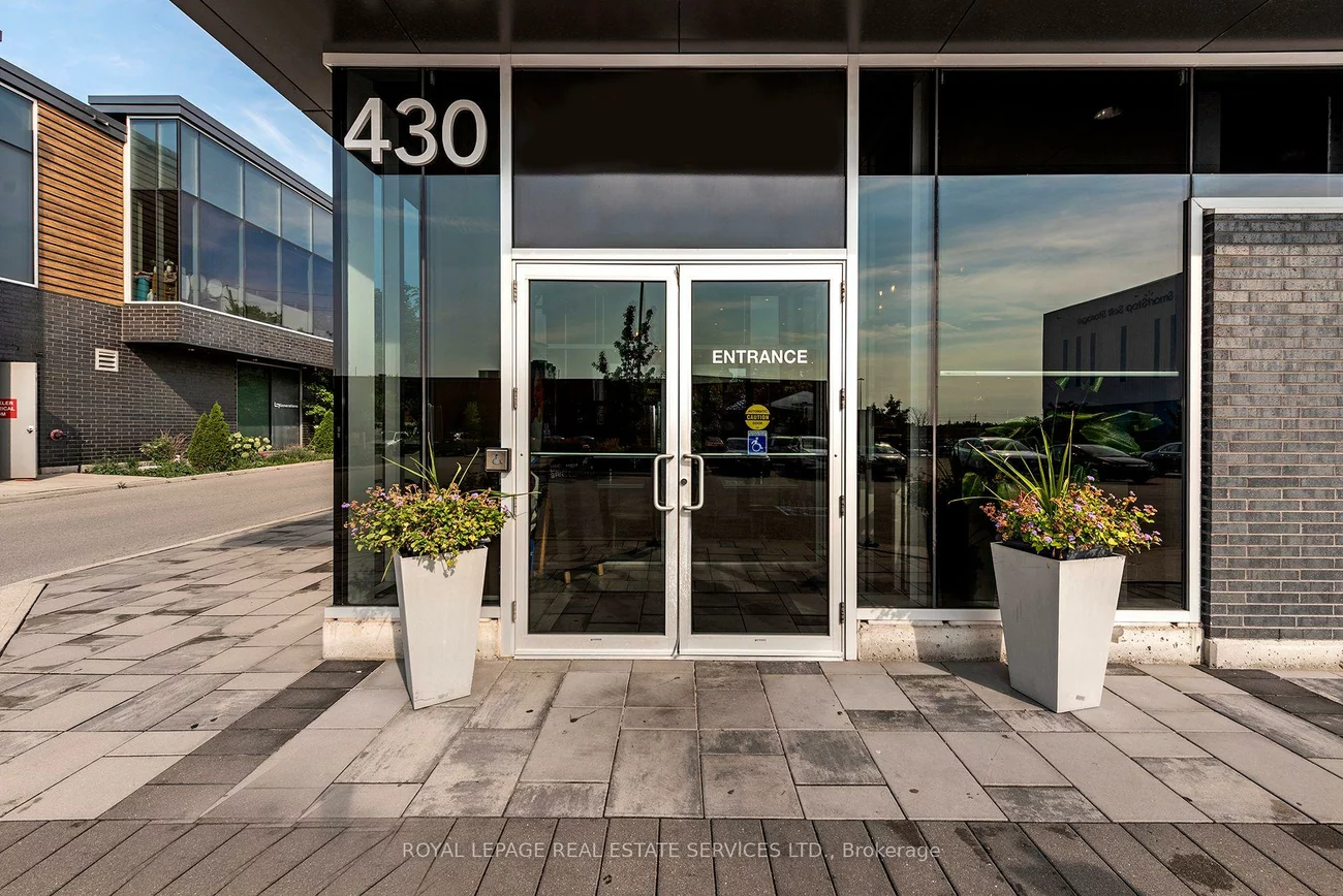430, Iroquois Shore, 1014 - QE Queen Elizabeth, Oakville