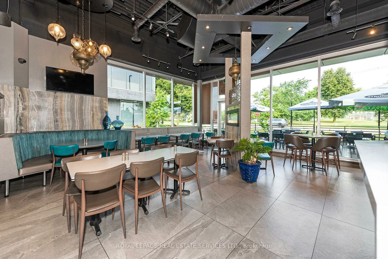 430, Iroquois Shore, 1014 - QE Queen Elizabeth, Oakville