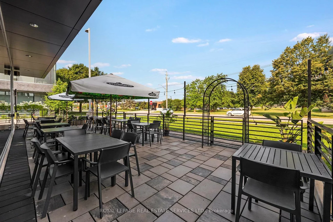 430, Iroquois Shore, 1014 - QE Queen Elizabeth, Oakville
