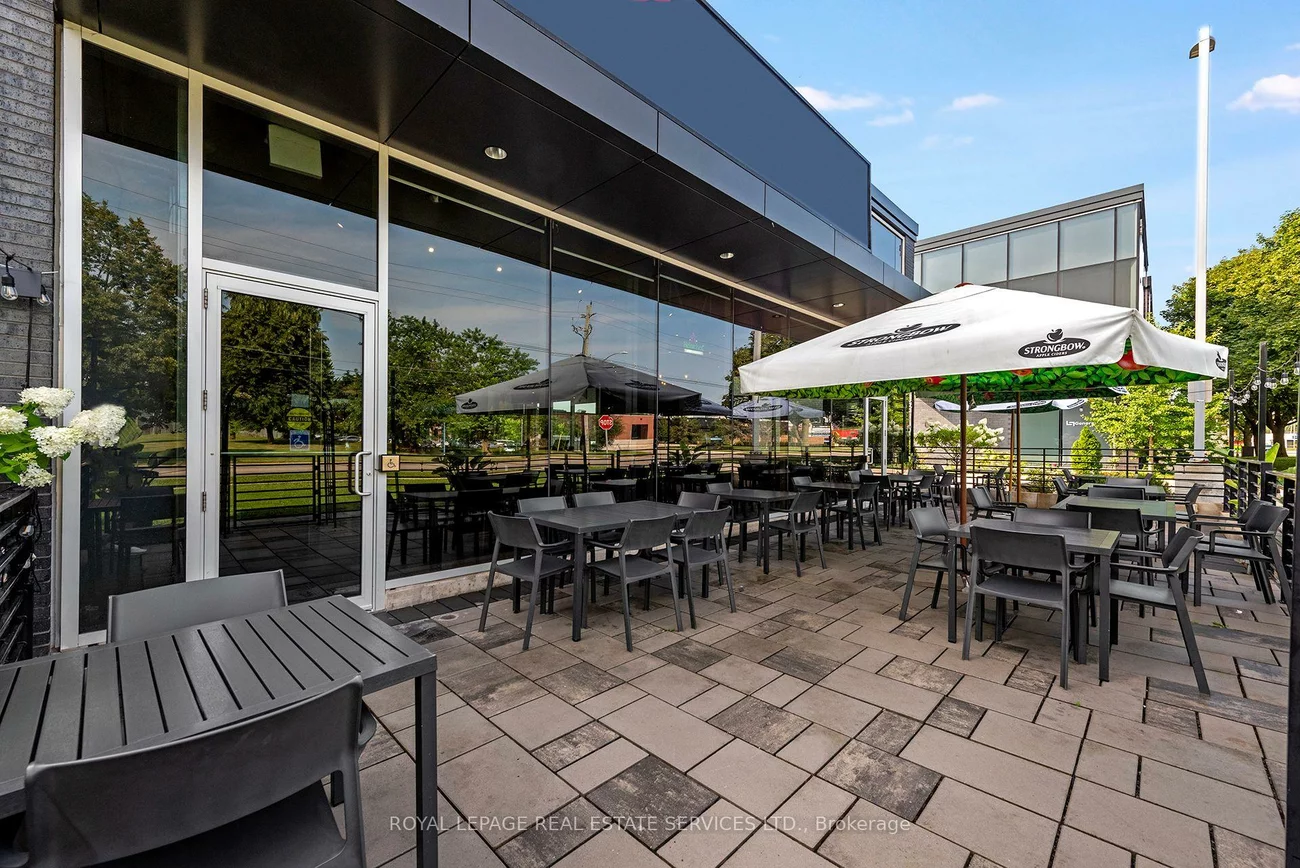 430, Iroquois Shore, 1014 - QE Queen Elizabeth, Oakville