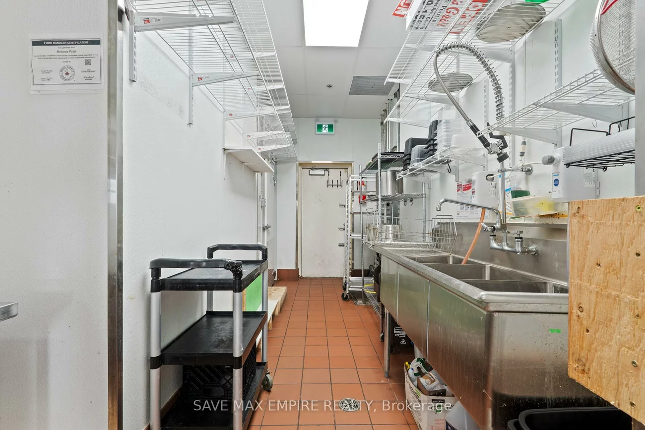 117, Cross, 1014 - QE Queen Elizabeth, Oakville