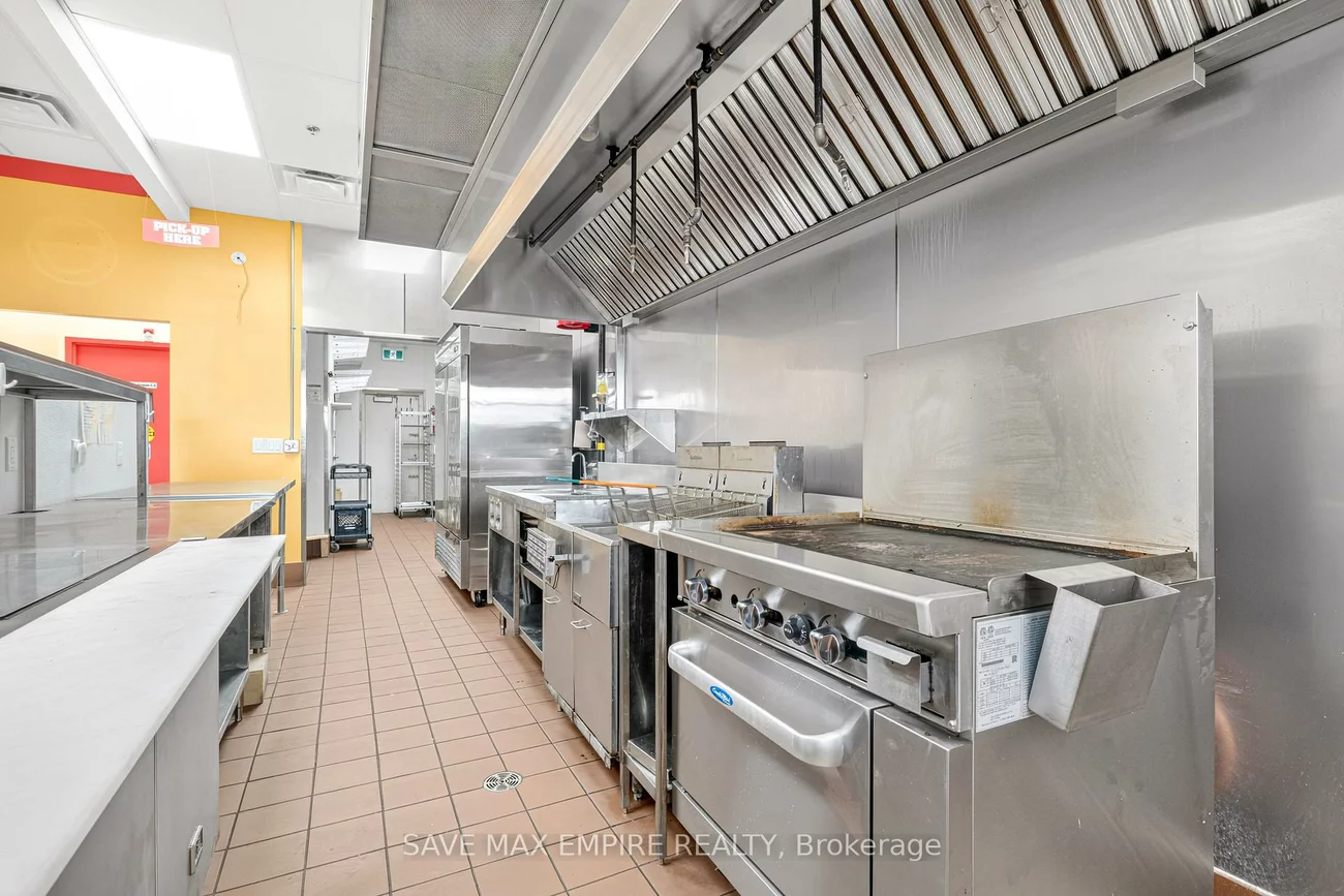 117, Cross, 1014 - QE Queen Elizabeth, Oakville