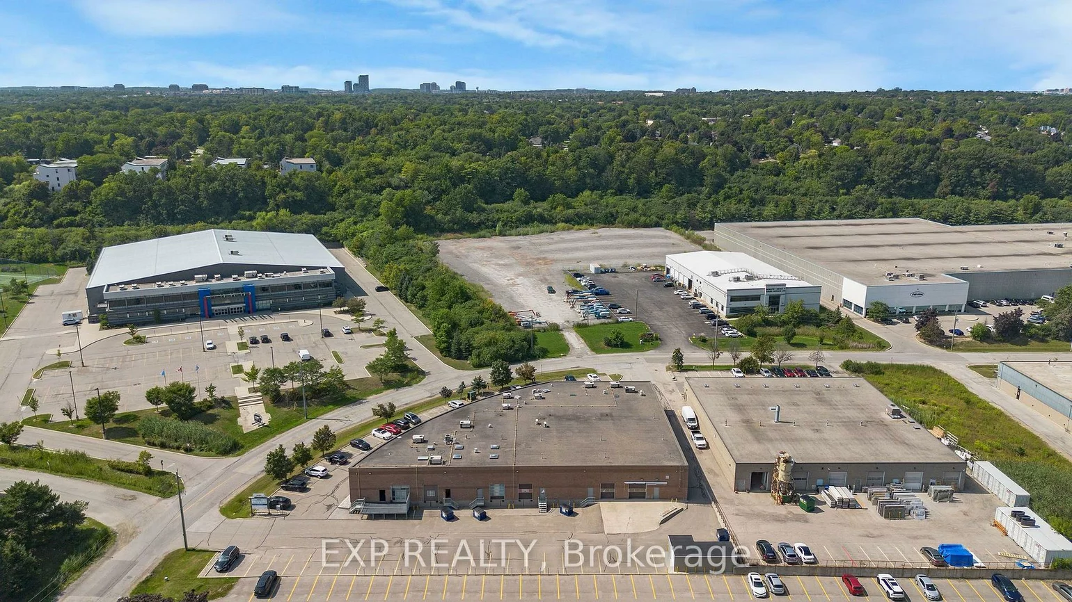 1131, Invicta, 1014 - QE Queen Elizabeth, Oakville