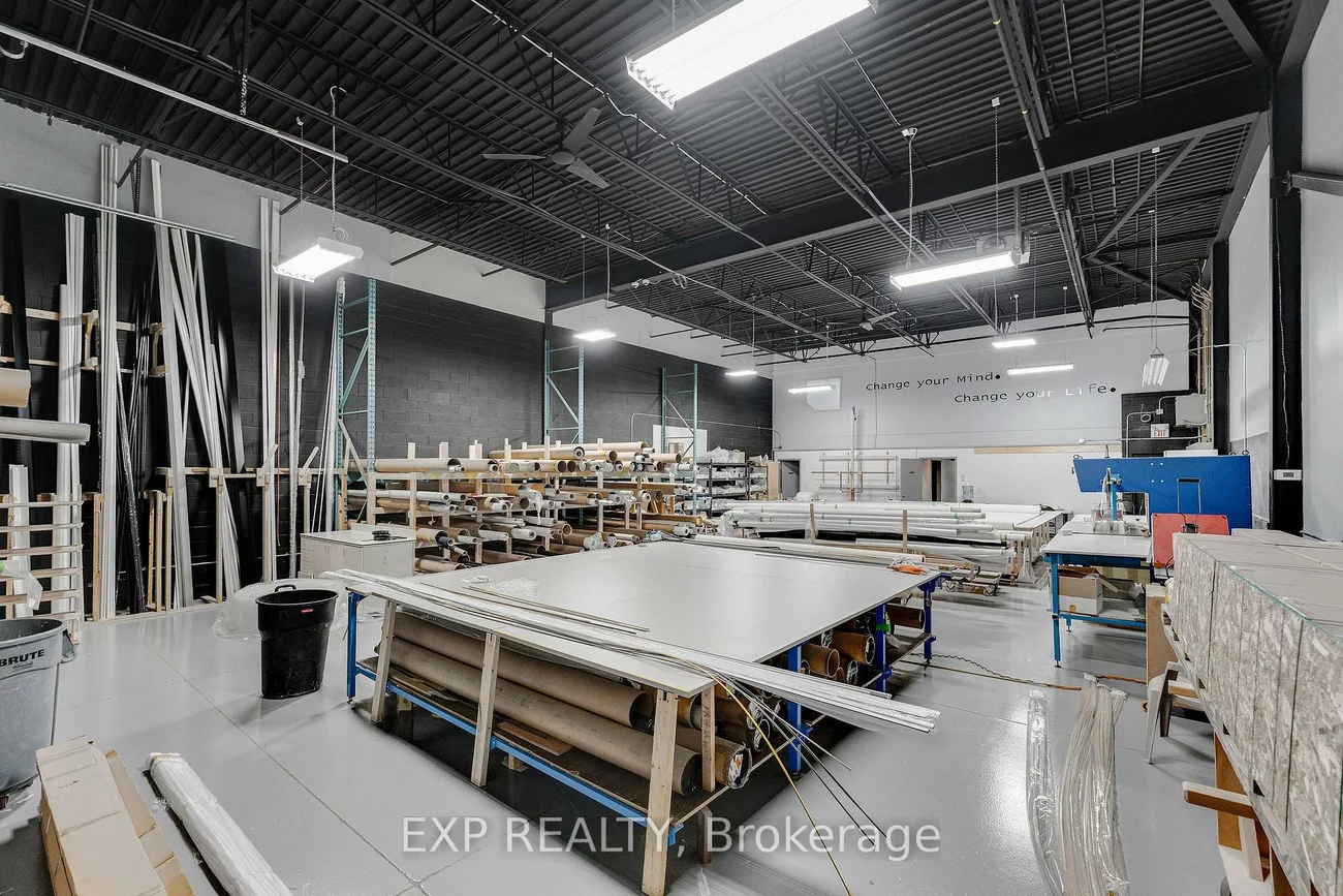 1131, Invicta, 1014 - QE Queen Elizabeth, Oakville