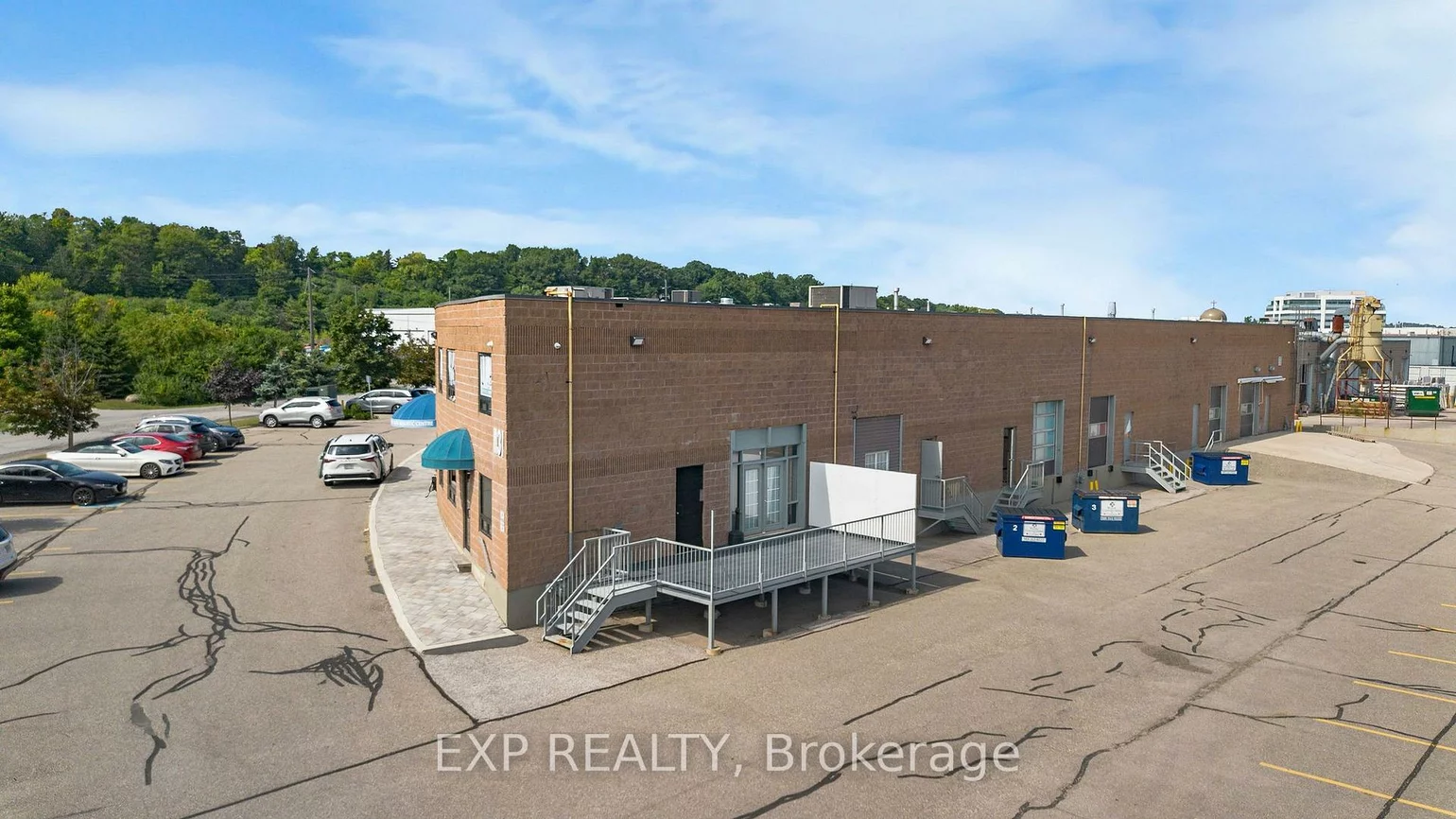 1131, Invicta, 1014 - QE Queen Elizabeth, Oakville