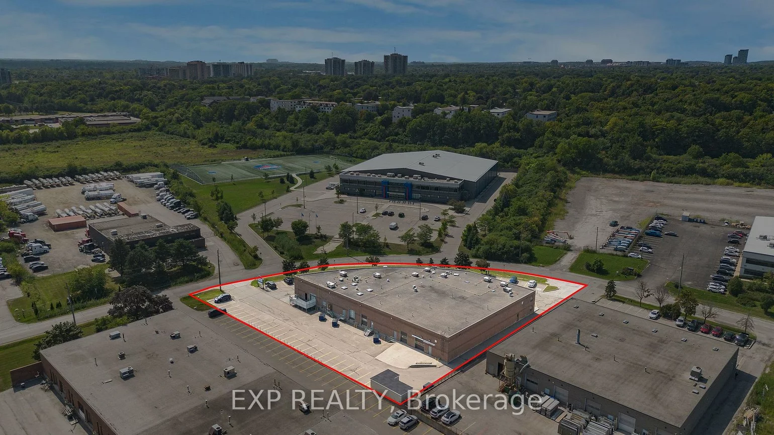 1131, Invicta, 1014 - QE Queen Elizabeth, Oakville